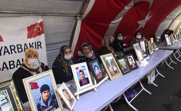 HDP’nin teröristlerin yakınlarını Meclis’e çıkarmasına evlat nöbetindeki ailelerden sert tepki