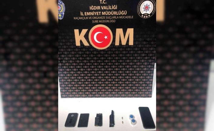 Iğdır’da kulaklık ve kameralı sistem kurarak sınava giren 2 kişi tutuklandı