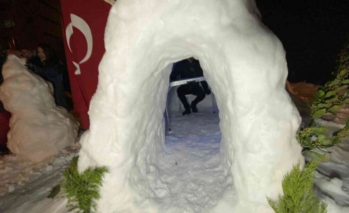 İglo evinin yapımı tam 9 saat sürdü, Eskimoları aratmadılar