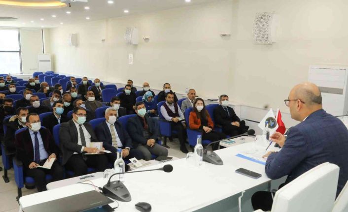 İpekyolu’nda kırsal mahalle muhtarları ile koordinasyon toplantısı yapıldı