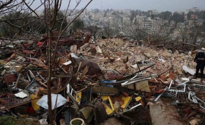 İsrail askerleri kış ortasında Filistinli aileyi evsiz bıraktı