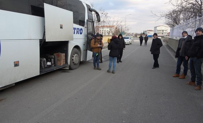 İstanbul’a araç trafiği açıldı, KYK yurtlarında kalan vatandaşlar evlerine gitmek için yola çıktı