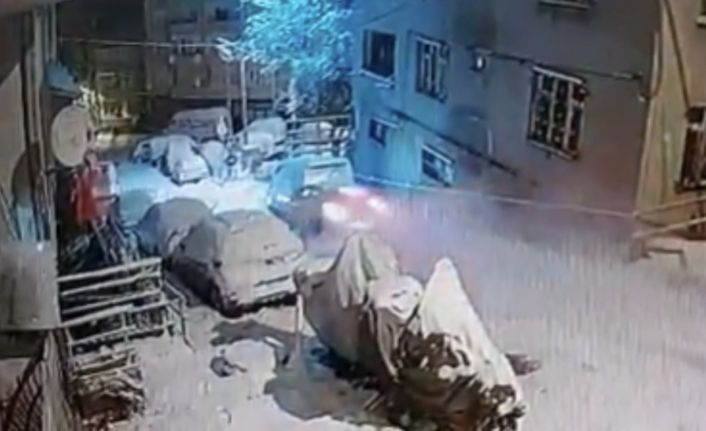 İstanbul’da karlı yolda dehşet anları: Hamile sürücü ve kardeşi ölümden döndü