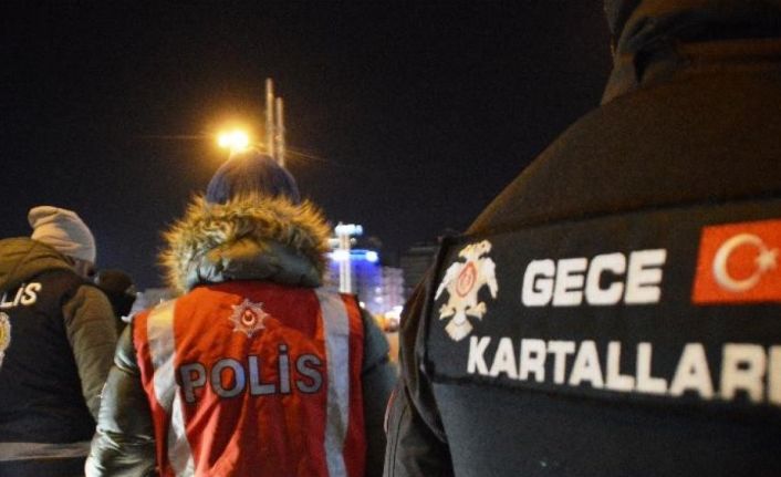 İstanbul’da Yeditepe Huzur Uygulamasında 4 bin 311 gram uyuşturucu madde ve 339 adet uyuşturucu hap ele geçirildi