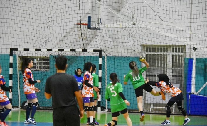 Kadınlar Hentbol 2. Ligi: Elazığ Gençlikspor: 46 - Güneşin Çocukları: 17