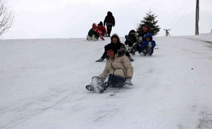 Kara hasret kalan çocuklar doyasıya eğlendi