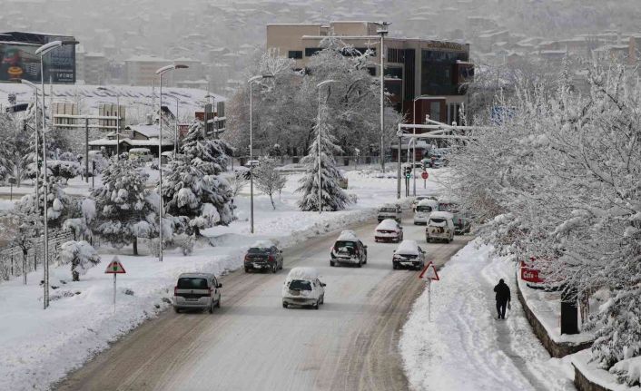 Karabük’te kar yağışı sonrası kartpostallık görüntüler oluştu