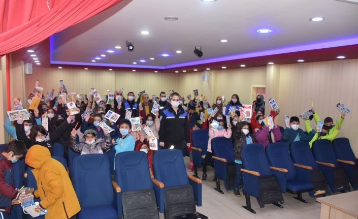 Kastamonu’da öğrencilere sosyal medya bağımlılığı anlatıldı