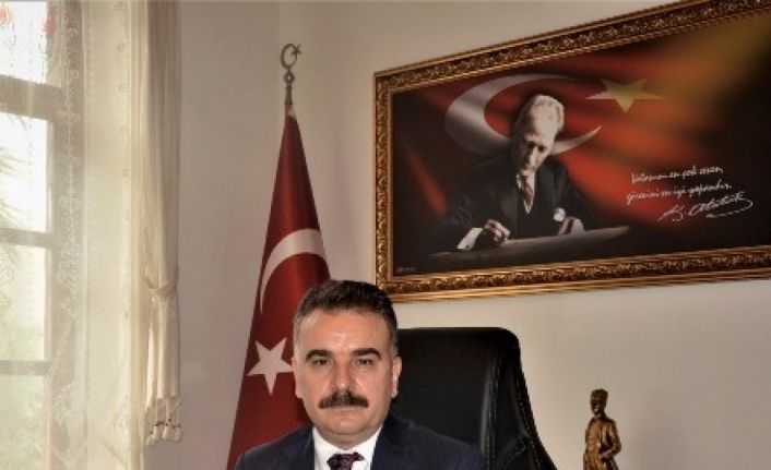 Kaymakam Odabaş “Özgür, ilkeli ve basın ahlak kurallarına uyarak görev yapan gazeteci arkadaşlarımız; ilçemizin sosyal, kültürel ve ekonomik yönden gelişerek kalkınmasına önemli katkılar sağlamaktadır.”