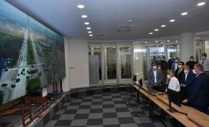 Kayseri’de 110 kamera ile 55 kavşakta karla mücadeleye destek veriliyor