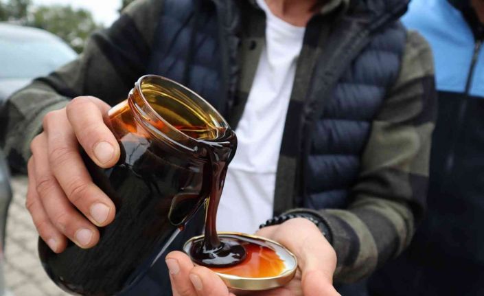Kilolarca etiketsiz bal ve pekmez satarken yakalandı, "Onlar şurup" dedi