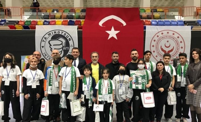 Koruma altındaki çocuklar Öz Savunma Sanatı Projesini tamamlayarak sertifikalarını aldı