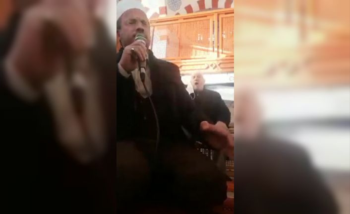 Kur’an-ı Kerim tilaveti yapan imam, cemaatin bağırmasıyla yerinden sıçradı