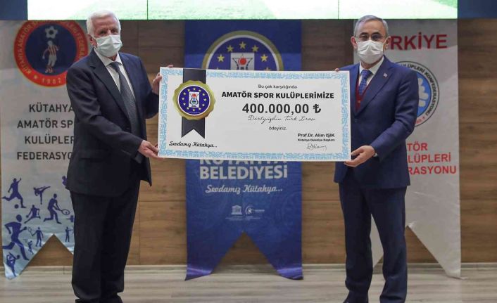 Kütahya Belediyesi’nden 66 amatör spor kulübüne 400 bin TL’lik nakdi yardım