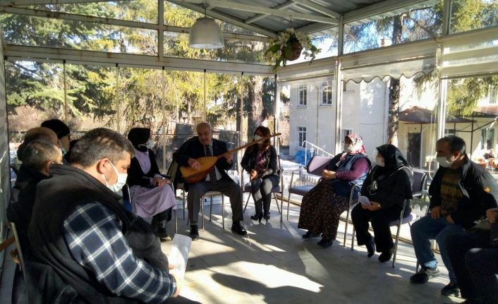 Kütahya Toplum Ruh Sağlığı Merkezi Edebiyat Atölyesi’nde şiir ve söyleşi