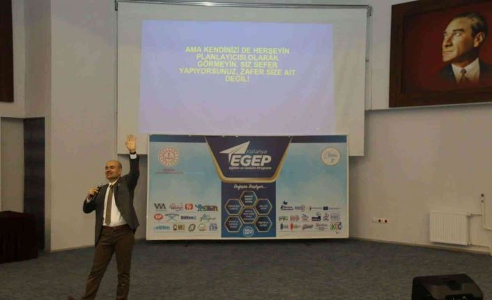 Kütahya’da okul idarecilerine “Zaman Yönetimi” konulu seminer verildi