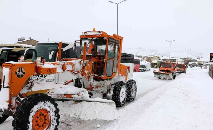 Malatya’da 2 ilçe karayolu ile 219 kırsal mahalle yolu trafiğe kapalı