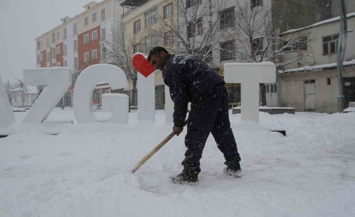 Malazgirt’te kar yağışı