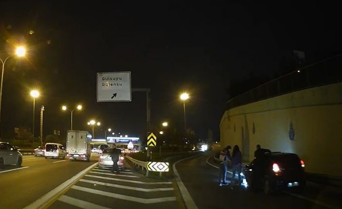 Maltepe’de dublör şoför oyunu: Makas atarken bariyerlere daldı, aracı bırakıp kaçtı