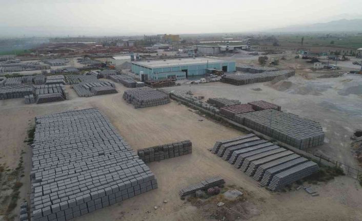 Manisa Büyükşehir Belediyesinin fabrikasında 1 milyon 828 bin 990 kilit parke üretildi