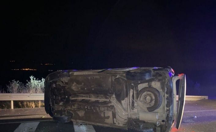 Manisa’da karşı şeride geçen kamyonet takla attı: 1 ölü, 3 yaralı