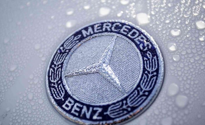 Mercedes Benz, dünya çapında 800 binden fazla aracı arıza nedeniyle geri çağırdı