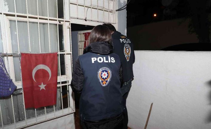 Mersin merkezli 4 ilde dolandırıcılara şafak operasyonu: 10 gözaltı