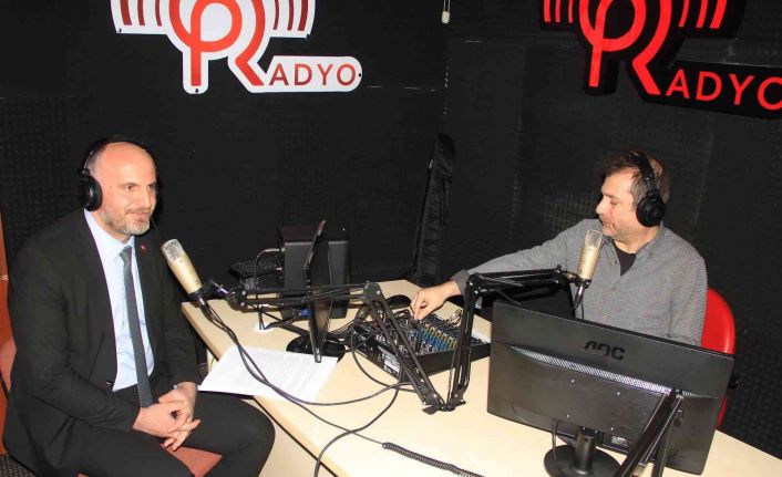 Meslek lisesi internet radyosu açtı