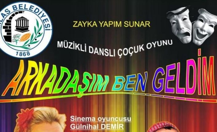 Milas’ta öğrencilerin karnesi tiyatro oldu