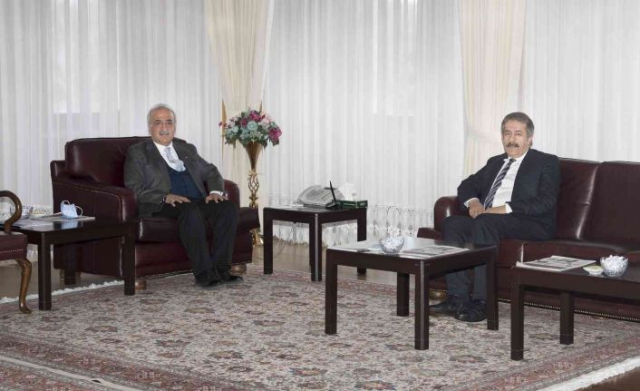 Milletvekili Taşkesenlioğlu ile MKYK Üyesi Fırat’tan Rektör Çomaklı’ya tebrik ziyareti