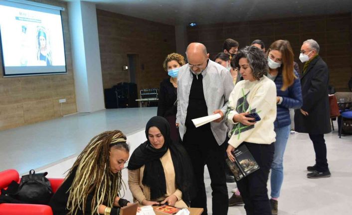 Mine Söğüt Muğla’da okurlarıyla buluştu