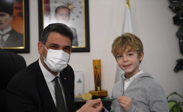 Minik Yıldız, Başkan Kocaman’ı ziyaret etti