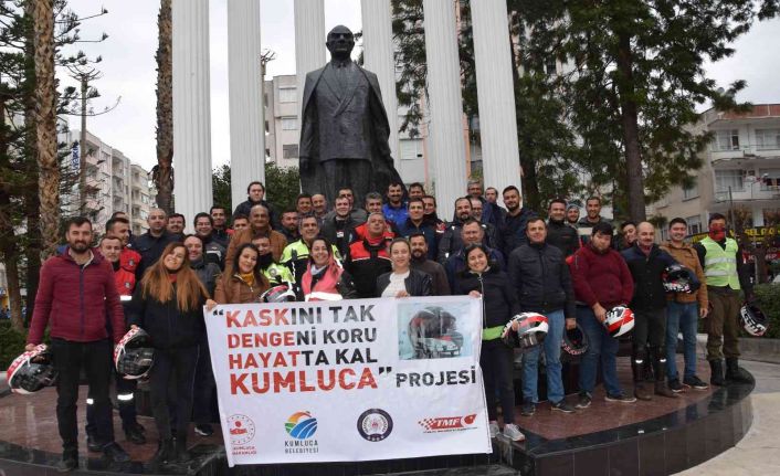 Motosiklet kazalarına dikkat çekmek için kasklarını takıp şehir turu attılar