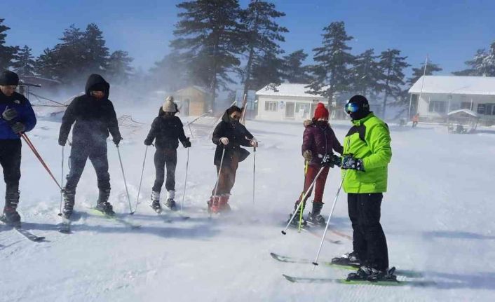 Murat Dağı Termal Kayak Merkezi’nde her seviyeden kayakçıya uygun pist