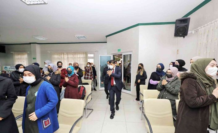 Öğrencilerle “Kariyer Günleri’nde” buluştu