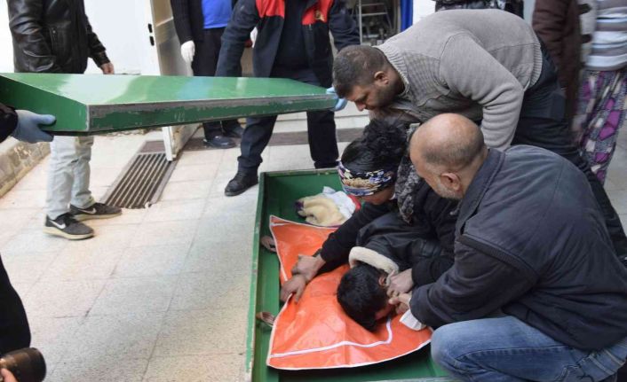 Ölümü sonrası annesi ve dayısı tutuklanan minik Ayşenur’un babası, kızının cenazesini feryat ederek aldı