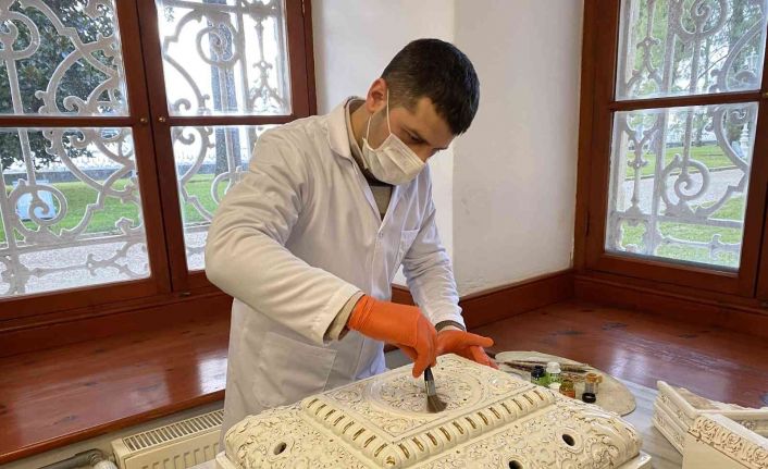Osmanlı döneminden kalan çini sobalar restore edilerek gün yüzüne çıkıyor