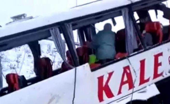 Otobüs kazasının ilk görüntüleri ortaya çıktı: Acılı kadının eşine seslenişi yürekleri dağladı