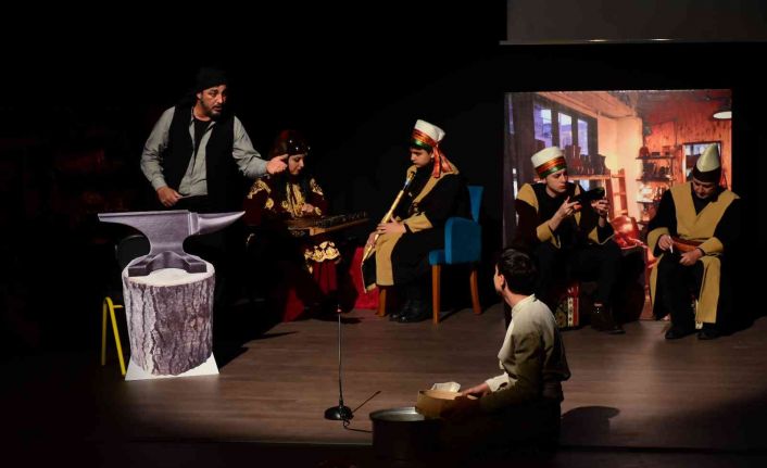 Özel EOSB Mesleki ve Teknik Anadolu Lisesi’ “Zamanın Ötesinde Zaman Zaman İçinde” adlı tiyatro oyunu
