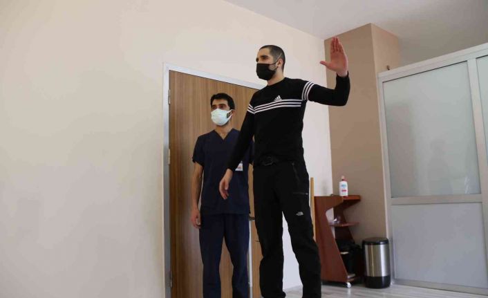(ÖZEL) Yedi yıl önce felç olan Filistinli gencin yüzü Eskişehir’de güldü