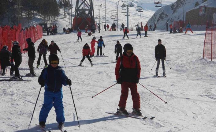 Palandöken’de doluluk oranı yüzde yüze ulaşan oteller sömestirde binleri ağırlayacak