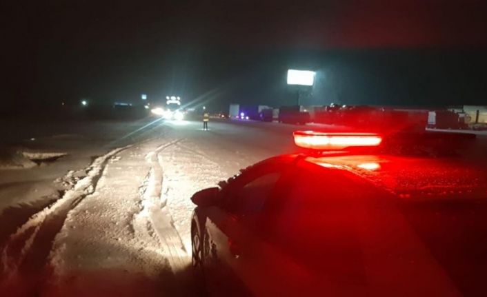 Polis olumsuz hava koşullarında da 24 saat görevine devam ediyor