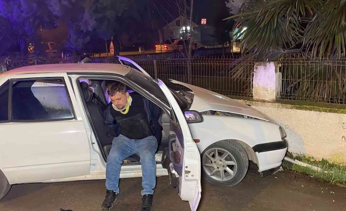 Polisten kaçan otomobil kaza yaptı: 4 yaralı