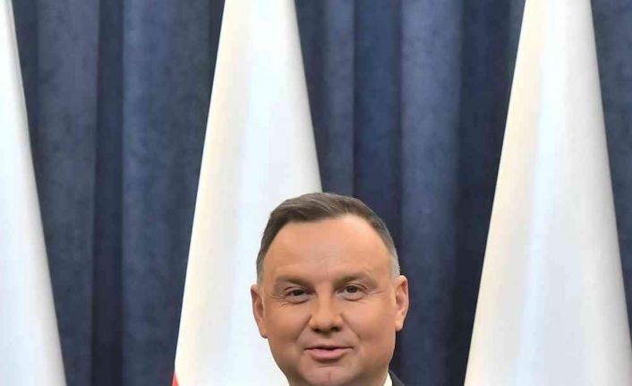 Polonya Devlet Başkanı Duda’ya “moron” diyen yazar hakkında açılan dava reddedildi