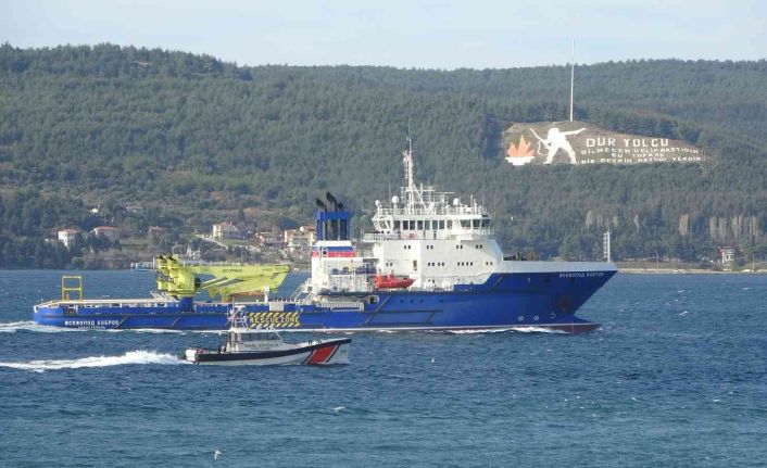 Rus askeri lojistik gemisi Çanakkale Boğazı’ndan geçti