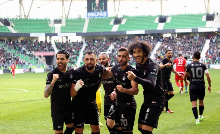 Sakaryaspor, 45 puanla liderliğini koruyor