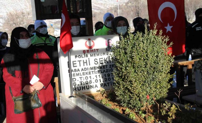 Şehit kahraman polis Fethi Sekin, vefatının 5’inci senesinde kabri başında anıldı
