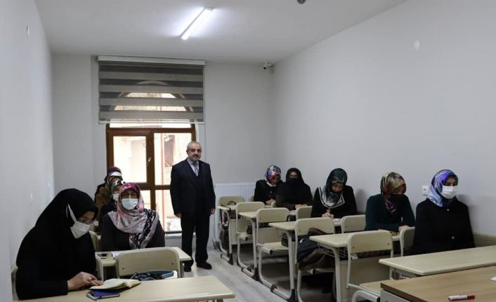 Sivas’ta din görevlilerine eğitim