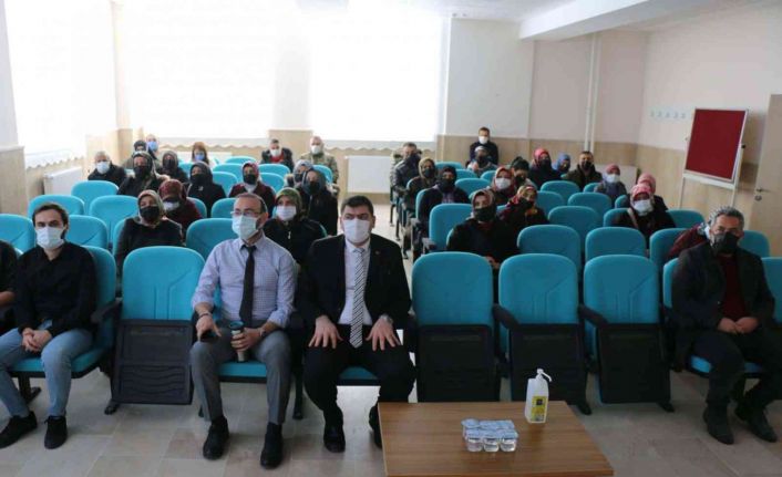 Sivas’ta velilere otizm anlatıldı