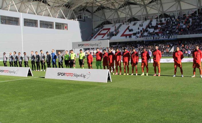 Spor Toto Süper Lig: Altay: 0 - Alanyaspor: 1 (İlk yarı)